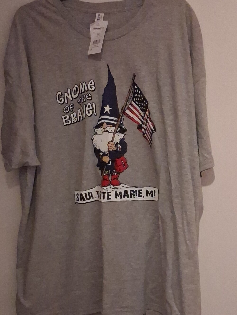 NWT Men's Gnome Of Brave T-shirt